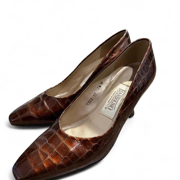 Bandolino Vintage Brown Embossed Patent Leather Pumps Made in Spain - Picture 3 of 5
